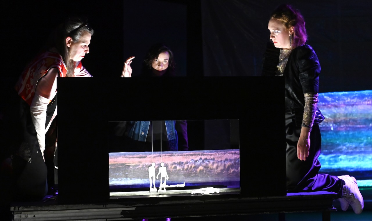 Ein gespielter Sturm und ein echtes Gewitter, theater VIEL LÄRM UM NICHTS